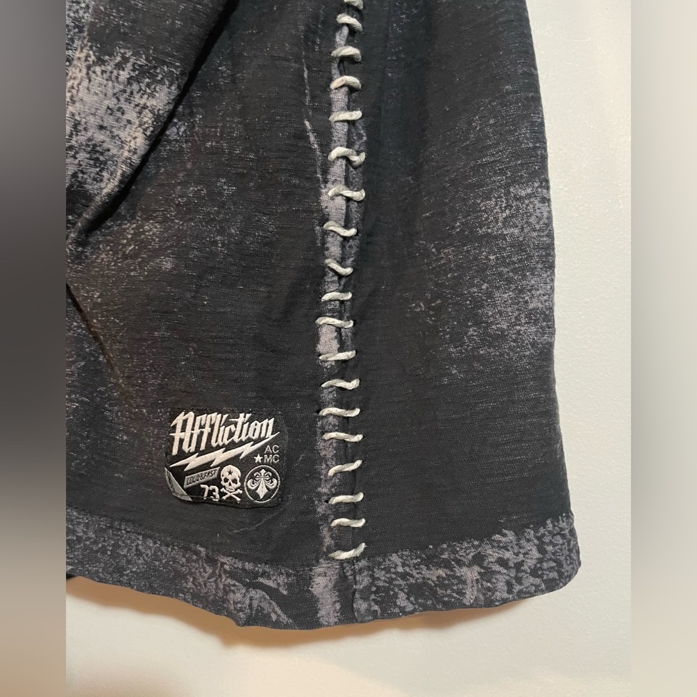 VTG Affliction Live Fast Long-Sleeve Henley Shirt Distressed Black Lava Size XL - Picture 4 of 9